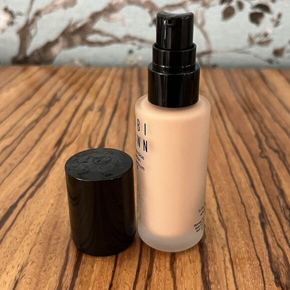 Bobbi Brown Weightless Skin Foundation SPF 15 C-036 Cool Sand - Picture 4 of 4